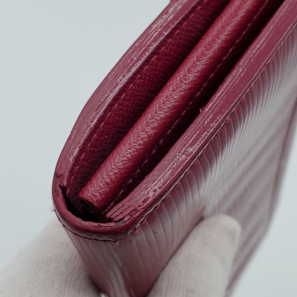 ๐ SOLD ๐ Louis Vuitton Fuchsia Epi Leather Sarah Wallet - Picture 8 of 16